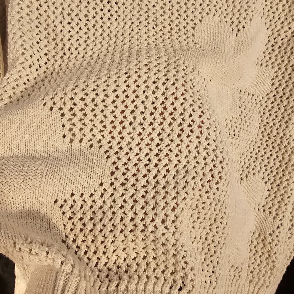 Sanctuary open knit flower sweater. Size XL - Picture 3 of 5